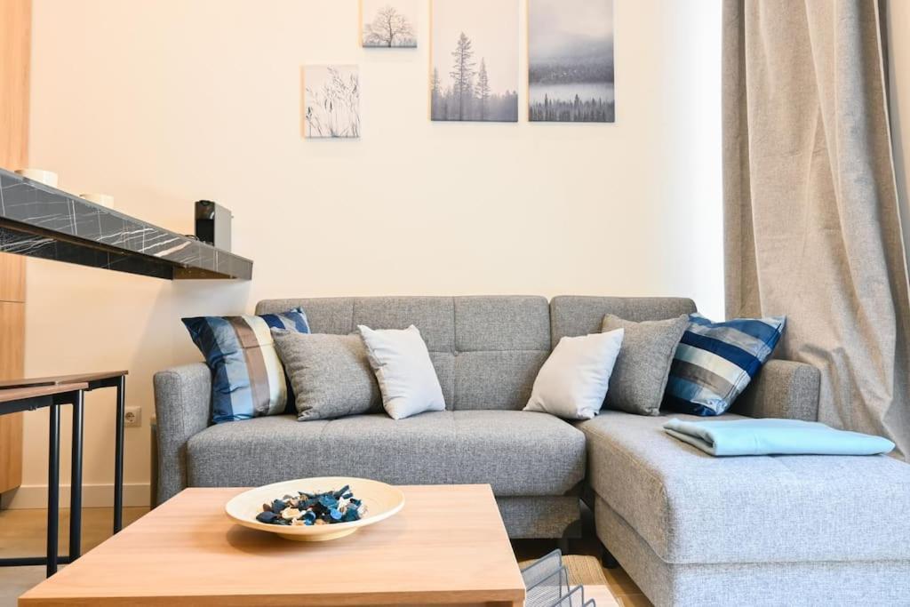 For Comodo De Un Gan5d Apartment *